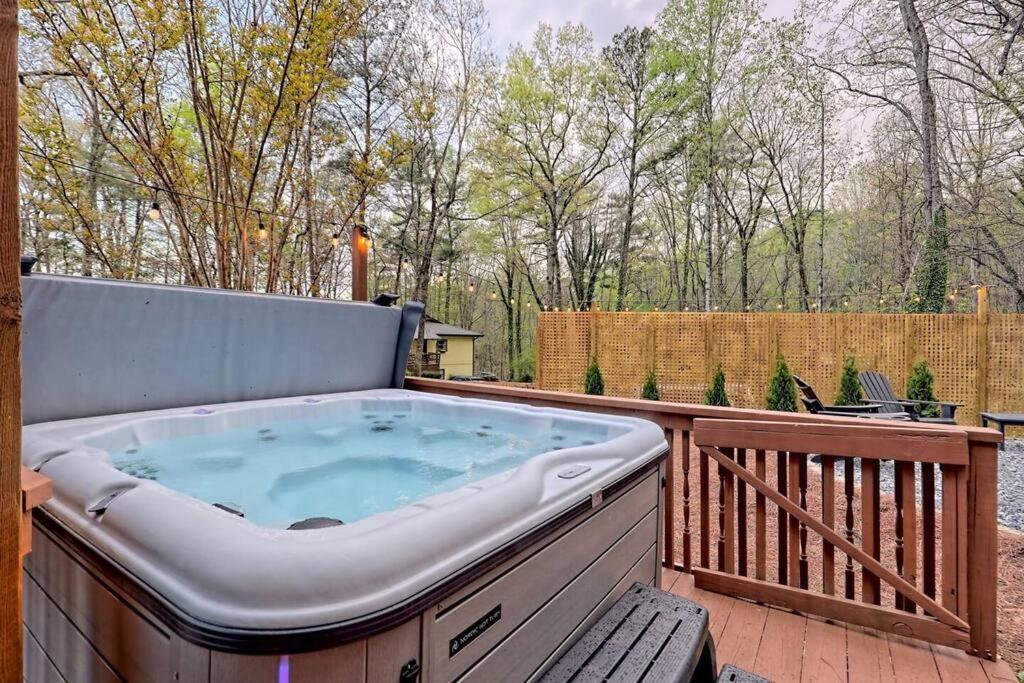 Near Downtown Helen - Hottub, Sauna, Game Room, Fire Pit Экстерьер фото