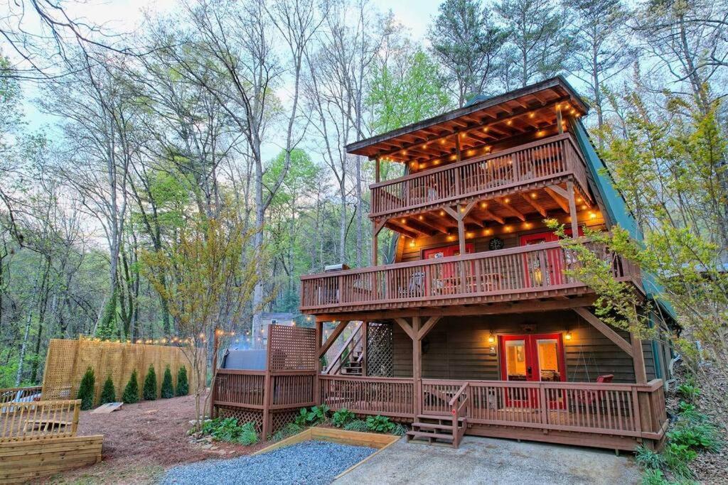 Near Downtown Helen - Hottub, Sauna, Game Room, Fire Pit Экстерьер фото